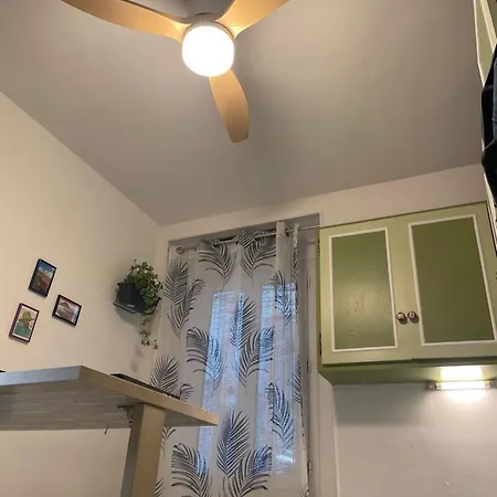 Διαμέρισμα Studette Equipee De 9m2 Dans Le 10eme