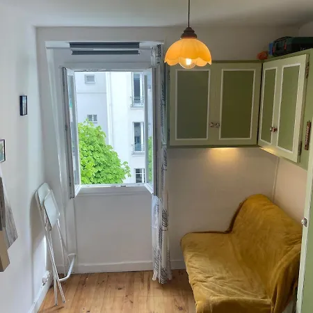 Studette équipée 10e Equipped 10th *